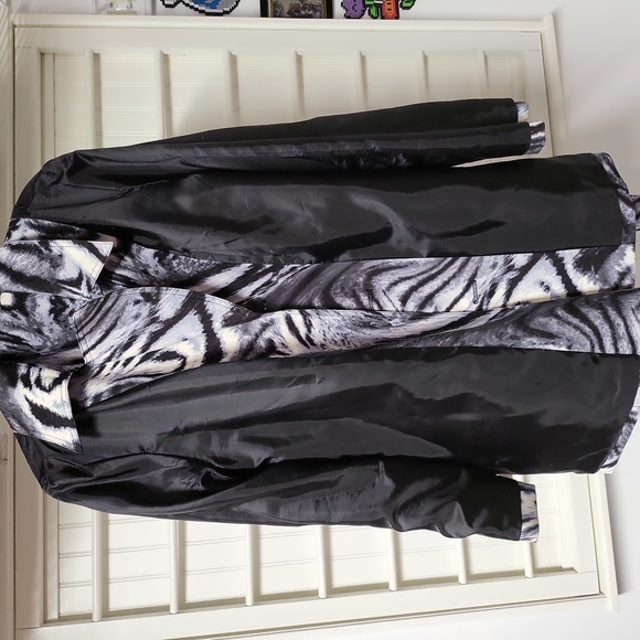 Beautiful Susan Graver car coat - Picture 3 of 5